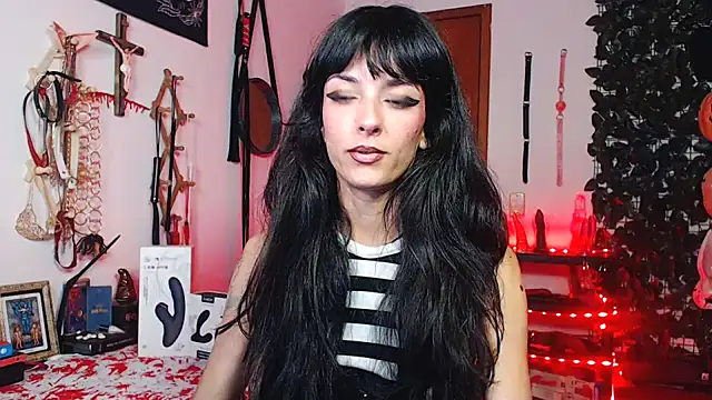 Snapshot of CarrieBurton chatting on 7, 11, 2025 CarrieBurton online show from 7, 11, 2025