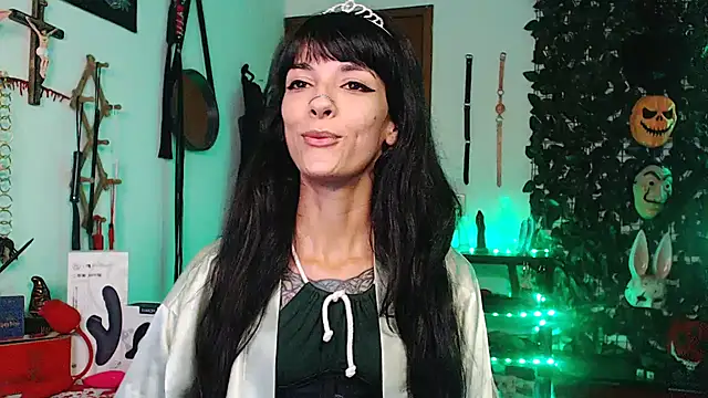 Snapshot of CarrieBurton chatting on 8, 11, 2025 CarrieBurton online show from 8, 11, 2025