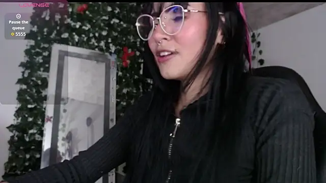 Snapshot of myomii_nixx chatting on 5, 11, 2025 myomii nixx online show from 5, 11, 2025