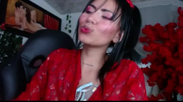 Snapshot of myomii_nixx chatting on 13, 11, 2025 myomii nixx online show from 13, 11, 2025