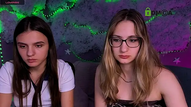 lisa dark  online show from 22, 5, 2026