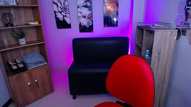 Snapshot of roseefancy19 chatting on 25, 11, 2025 roseefancy19 online show from 25, 11, 2025