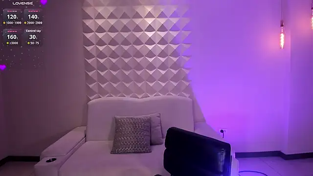 BellaConnorX online show from 10, 4, 2026