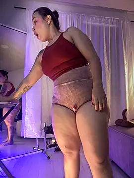 Snapshot of Natural_BIGASS_Nina chatting on 15, 12, 2025 Natural BIGASS Nina online show from 15, 12, 2025