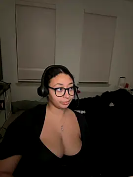 Snapshot of minha_baby chatting on 15, 11, 2025 minha baby online show from 15, 11, 2025