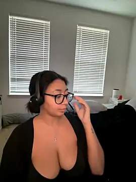 Snapshot of minha_baby chatting on 15, 11, 2025 minha baby online show from 15, 11, 2025