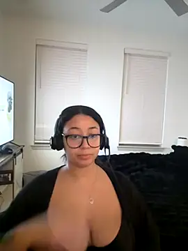 Snapshot of minha_baby chatting on 16, 11, 2025 minha baby online show from 16, 11, 2025