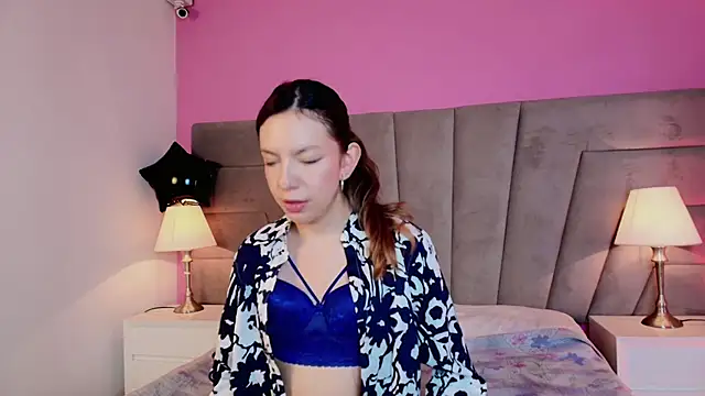 Snapshot of kittyblooms chatting on 29, 11, 2025 kittyblooms online show from 29, 11, 2025