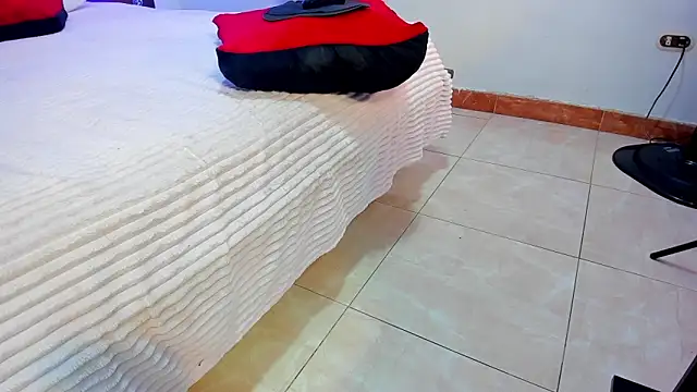 Snapshot of Cataleyaa_Rose chatting on 5, 12, 2025 Cataleyaa Rose online show from 5, 12, 2025