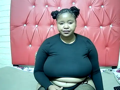 Snapshot of MilkMeDownBBY chatting on 30, 10, 2025 MilkMeDownBBY online show from 30, 10, 2025