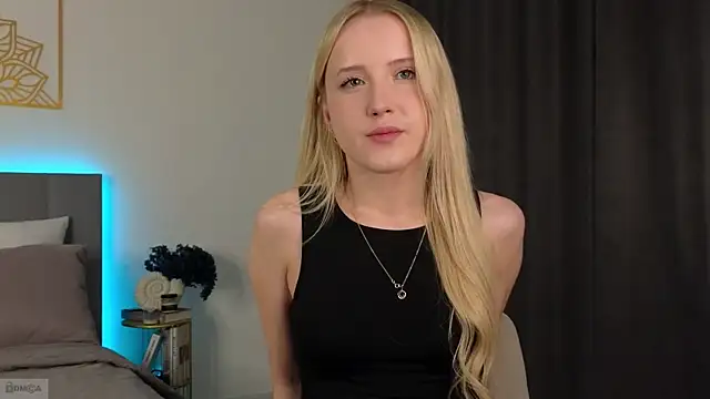 Snapshot of adele_armass chatting on 26, 11, 2025 adele armass online show from 26, 11, 2025