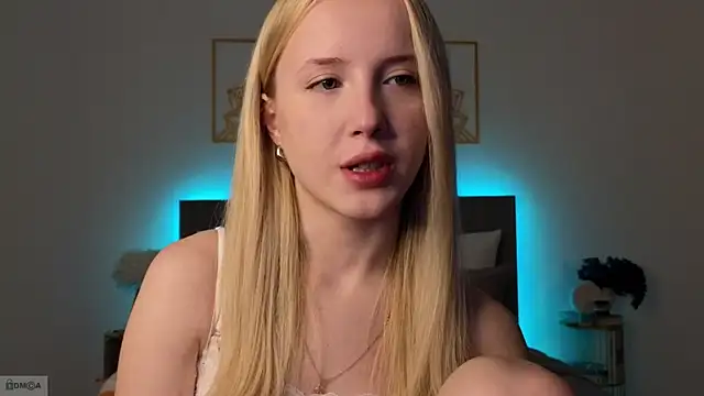 Snapshot of adele_armass chatting on 13, 12, 2025 adele armass online show from 13, 12, 2025