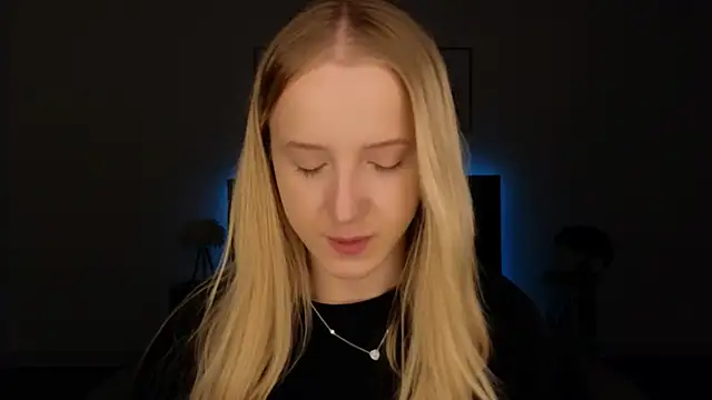 Snapshot of adele_armass chatting on 7, 5, 2026 adele armass online show from 7, 5, 2026