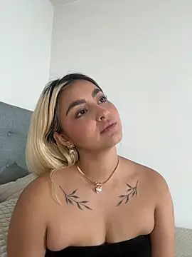 Elina Hills online show from 17, 12, 2025