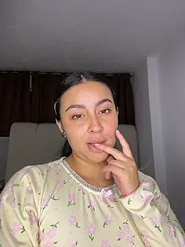 Snapshot of Elina_Hills chatting on 24, 5, 2026 Elina Hills online show from 24, 5, 2026