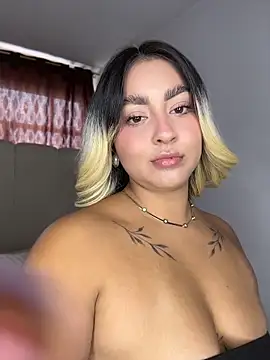 Snapshot of Elina_Hills chatting on 17, 6, 2026 Elina Hills online show from 17, 6, 2026
