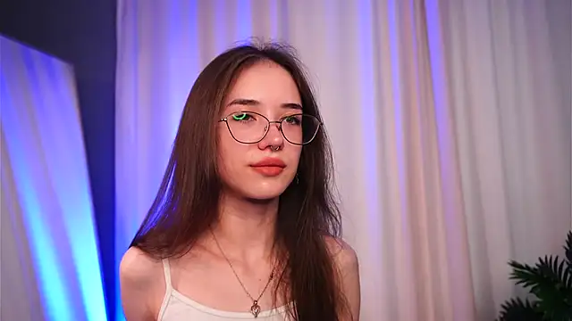 Snapshot of tinyanie chatting on 12, 11, 2025 tinyanie online show from 12, 11, 2025