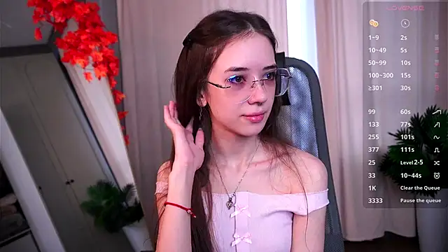 Snapshot of tinyanie chatting on 19, 11, 2025 tinyanie online show from 19, 11, 2025