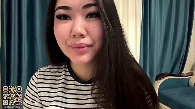 Snapshot of APRYLSUN chatting on 1, 11, 2025 APRYLSUN online show from 1, 11, 2025