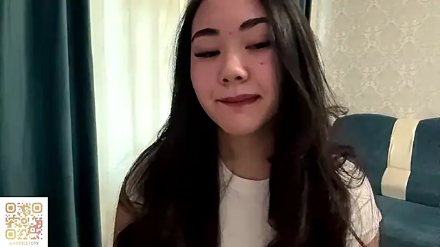 Snapshot of APRYLSUN chatting on 15, 11, 2025 APRYLSUN online show from 15, 11, 2025