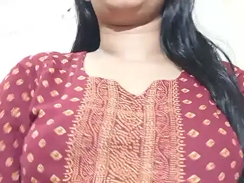 Snapshot of Nancy_queen001 chatting on 17, 11, 2025 Nancy queen001 online show from 17, 11, 2025