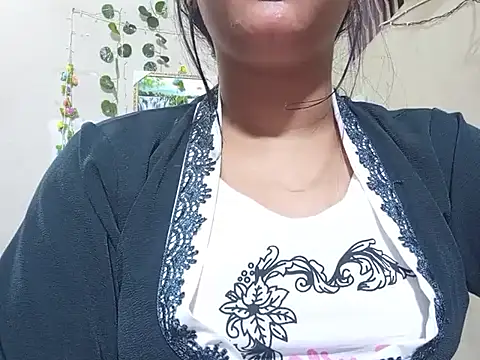 Snapshot of Nancy_queen001 chatting on 24, 11, 2025 Nancy queen001 online show from 24, 11, 2025