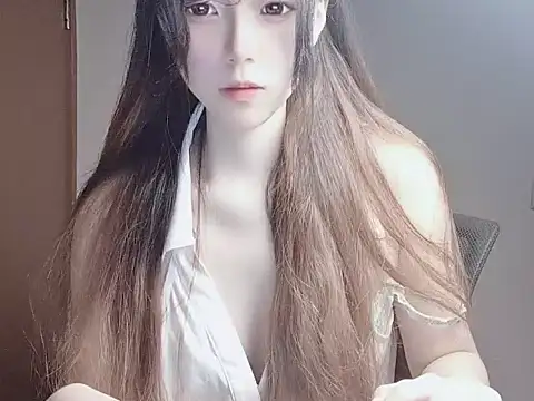 JuliaNoir online show from 31, 10, 2025