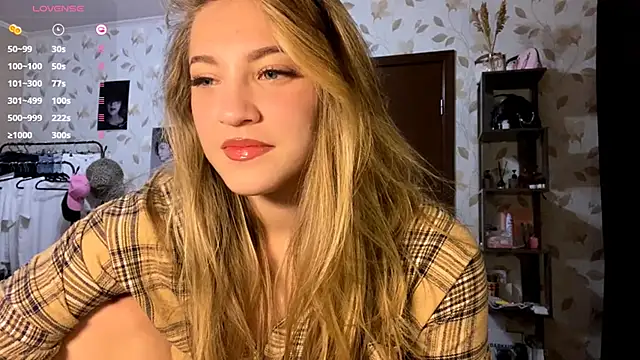 Snapshot of OrethaEredia chatting on 11, 11, 2025 OrethaEredia online show from 11, 11, 2025