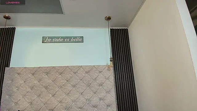 Liia Leens online show from 22, 11, 2025