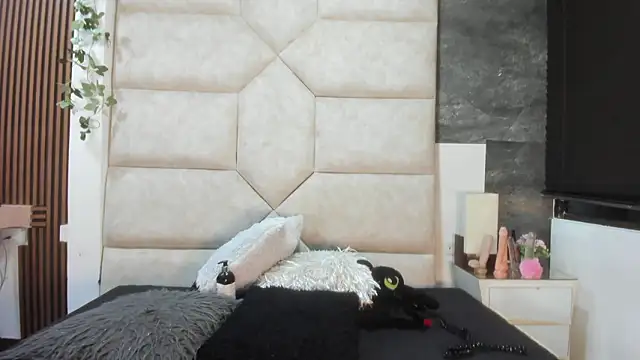 Liia Leens online show from 28, 2, 2026