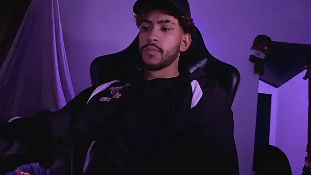 Snapshot of 3v1l chatting on 23, 11, 2025 3v1l online show from 23, 11, 2025