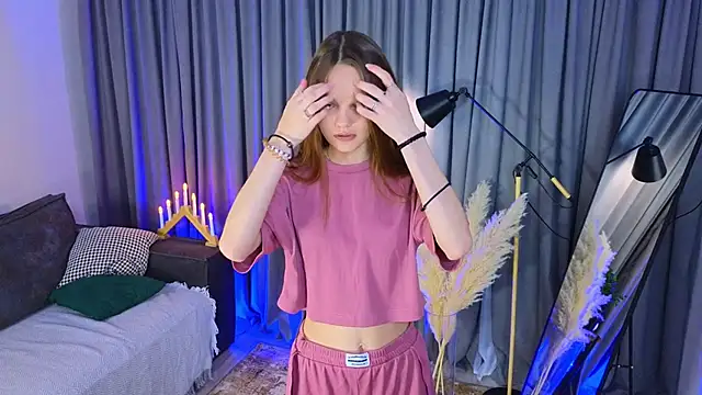 Snapshot of KarlaMagnett chatting on 19, 11, 2025 KarlaMagnett online show from 19, 11, 2025