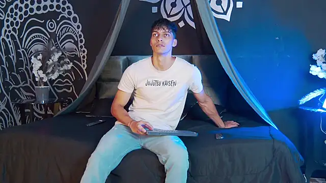 AlessioVitale online show from 7, 11, 2025