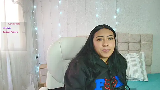 brunette hot02 online show from 4, 11, 2025