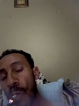 Snapshot of walide100000 chatting on 7, 4, 2026 walide100000 online show from 7, 4, 2026