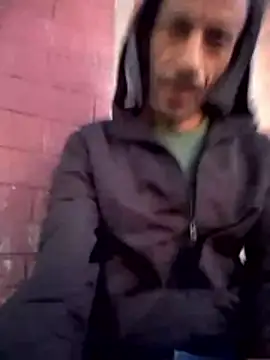 Snapshot of walide100000 chatting on 24, 4, 2026 walide100000 online show from 24, 4, 2026