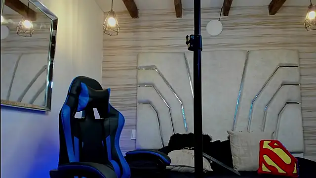 MAXTHOMSON online show from 3, 2, 2026