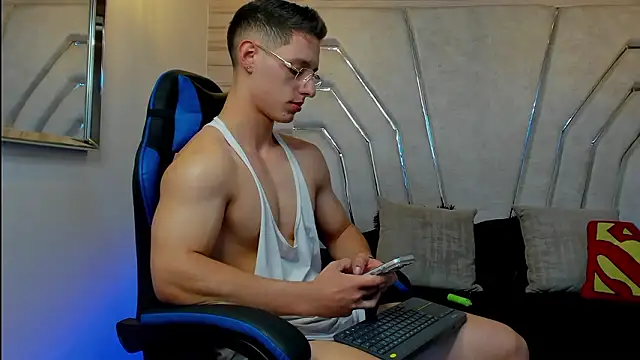 MAXTHOMSON online show from 5, 2, 2026