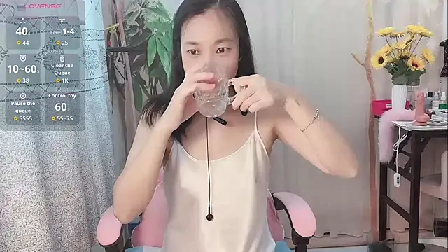 Snapshot of Lingling-Baby520 chatting on 14, 7, 2026 Lingling-Baby520 online show from 14, 7, 2026