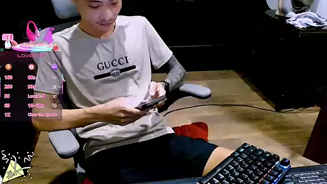 Snapshot of _lulu9999_ chatting on 31, 10, 2025 lulu9999 online show from 31, 10, 2025