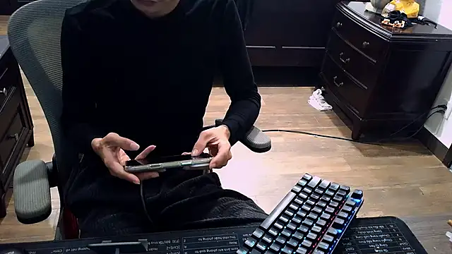 Snapshot of _lulu9999_ chatting on 15, 12, 2025 lulu9999 online show from 15, 12, 2025