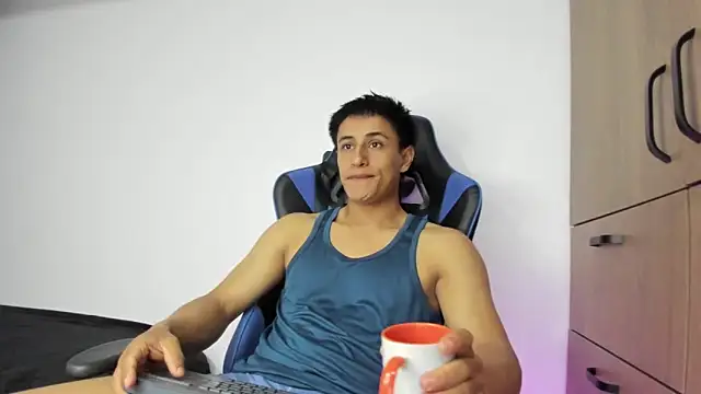 Snapshot of dorman_boy chatting on 11, 11, 2025 dorman boy online show from 11, 11, 2025