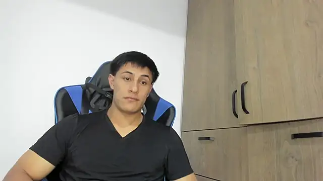 Snapshot of dorman_boy chatting on 2, 12, 2025 dorman boy online show from 2, 12, 2025