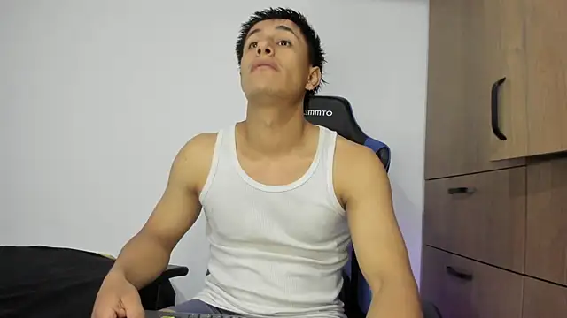 Snapshot of dorman_boy chatting on 4, 12, 2025 dorman boy online show from 4, 12, 2025