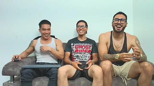 thebadboys05 online show from 17, 12, 2025