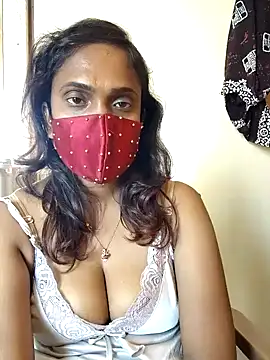 Queen-dhivya online show from 1, 3, 2026