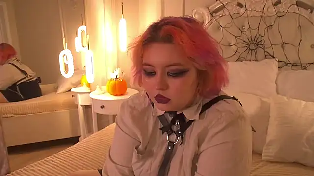 Snapshot of JennyBloom chatting on 7, 11, 2025 JennyBloom online show from 7, 11, 2025