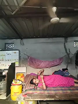 Snapshot of cuteriya5 chatting on 12, 11, 2025 cuteriya5 online show from 12, 11, 2025