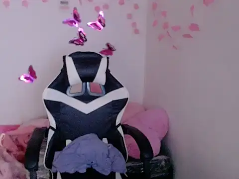 Snapshot of Samanta_777 chatting on 17, 11, 2025 Samanta 777 online show from 17, 11, 2025