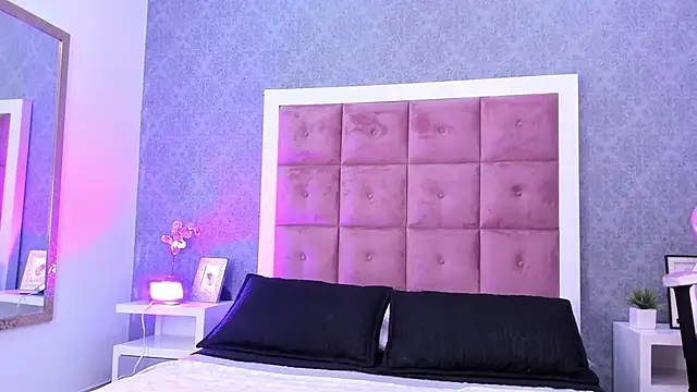 ailenaranda online show from 11, 11, 2025